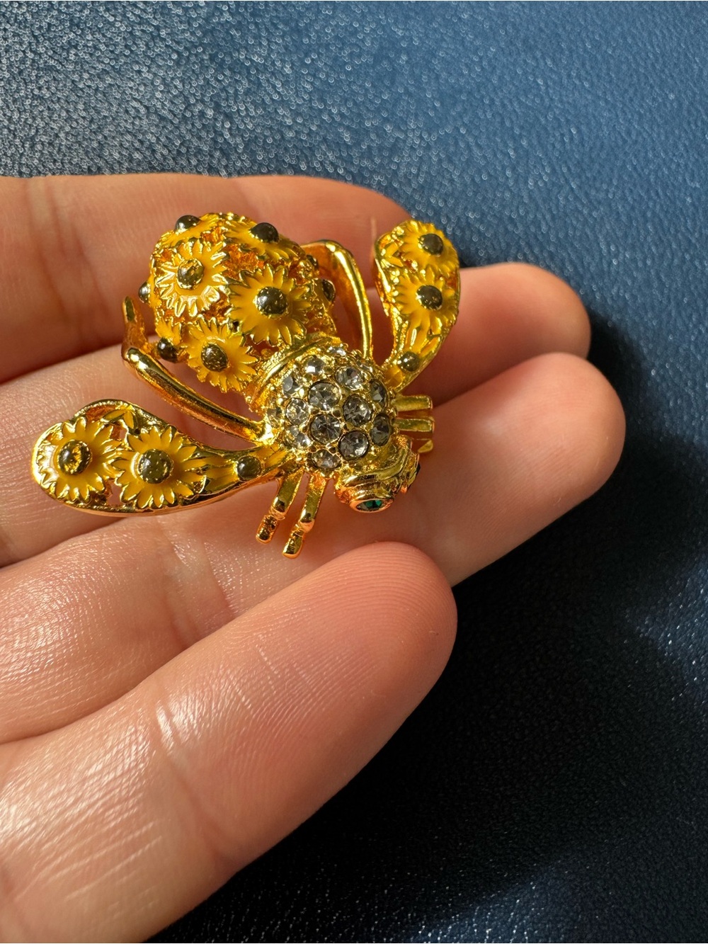 Vintage Joan Rivers Sunflower Bee Brooch